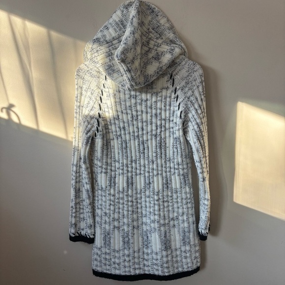 Papillon Y2K Black and White Knit Cardigan - Picture 5 of 8